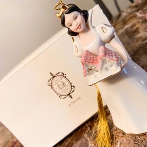 ‼️SOLD‼️LENOX Snow White SWEETEST TREAT ORNAMENT